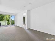 Extra Large One Bedroom Apartment in the Parliamentary...