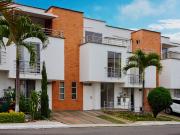 Extraordinaria casa con 123 m2 y 3 Alcobas en Belmonte...