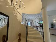 Extraordinaria casa con dpto. Independiente en venta