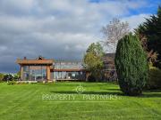 Extraordinaria casa con piscina temperada y vistas a los...