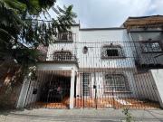 Extraordinaria Casa de Época con uso de suelo en la col....