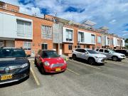 Extraordinaria casa en la Avenida Las Americas con 103... Extraordinaria casa en la Avenida Las Americas con 103...