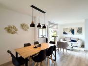 Extraordinaria casa esquinera remodelada con 118 m2, 3...