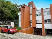 Extraordinaria casa esquinera remodelada en Alamos...