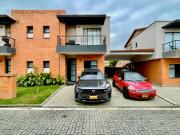 Extraordinaria casa remodelada en Mukava del Valle con...