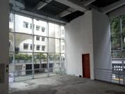 EXTRAORDINARIO LOCAL COMERCIAL 468 M2 DOS NIVELES CENTRO...
