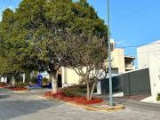 Terreno en venta de 440 m² en Villas de Irapuato,...