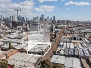 EXTRAORDINARY CITY FRINGE CORNER