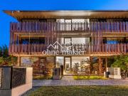 Extravagantes Designer Haus im Schweizer Chaletstil –...