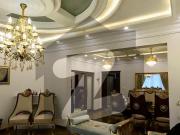 Extremely Beautiful & Fully Renovated 10 Marla Splendid...