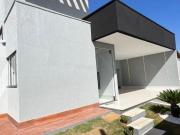 EXUBERANTE CASA SOZINHA NO LOTE