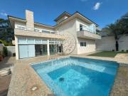 Exuberante Residência no desejado Condomínio Serra dos...