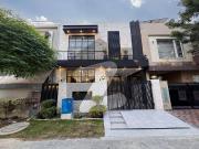 Eye Catching 5 Marla Bungalow at Very Cheap Price 3...