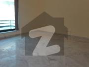 F10 triple story house 9 beds 3 kitchens tiled floor...