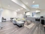 F1 20Mr 3 Bed/3 Bath Flat with Garden in Hendon