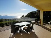 F2 pour 4 personnes. VUE MER. Sur les hauteurs