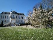 F3 dans immeuble fin Second Empire entièrement rénové à...