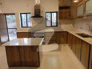 F8 double story house 5 beds tiled floor nice lawn along...