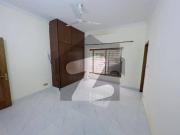 F 10 Kanal house having 6 bed DD TvL SQ Rent Demand 5 Lac