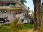 F 11/1 Corner 4'Bed Full House For Rent