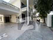 F 11 One Unit 5Bed House For Rent F 11 One Unit 5Bed House For Rent