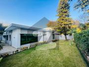 F 7/2 House For Sale Prime Location