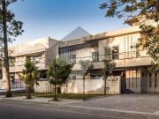 F 7/3 Top Location Luxurious House