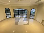 F 7 666 Sq yard house for sale