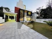 F 8/3 House for sale