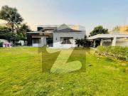 F 8 Luxurious House For Rent