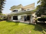 F 8 Luxury House Available For Rent