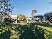 Fabron: remarquable villa en pierre avec piscine