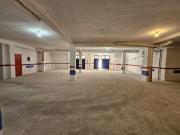 FABULOSO LOCAL JUNTO AVDA DE VILLAMAYOR, ACTUALMENTE GARAJES