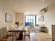 Fabulous 2 Bedroom Apartment with Secure Parking in...