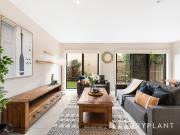 Fabulous 2 Story Home In The Heart Of Melton