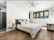 Fabulous beach side Burleigh Heads townhouse walk to...