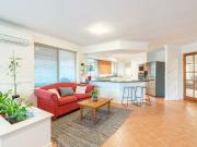 Fabulous beachside suburb