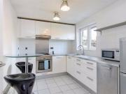 Fabulous bright one bed flat near Liverpool Street