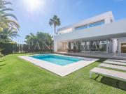 Fabulous modern villa in Río Real