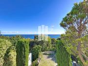 Face à la mer, dans un domaine privé et sécurisé Une villa