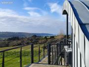 Face à la Pointe du Raz, au calme, cette maison est...