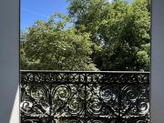 Face au parc des Buttes Chaumont