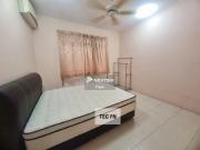 Facing mainroad Come with partition