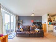 Fairwater Drive, Shepperton, 2 Bedroom Flat