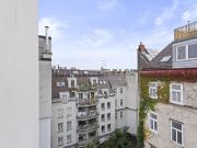 Familiäres Haus mit idealer Balkonwohnung für Singles...