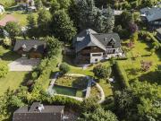 Familienanwesen stilvoll mit großem Garten und Schwimmteich