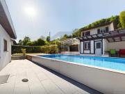 FAMILIENFREUNDLICH MIT GARTEN UND POOL
