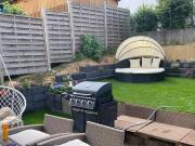 Familienfreundliche 4 Zimmer Wohnung mit Garten bezugsfertig