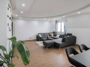 Große, helle Wohnung in guter Lage