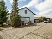 Familienfreundliches Einfamilienhaus mit Garten und Pool...
